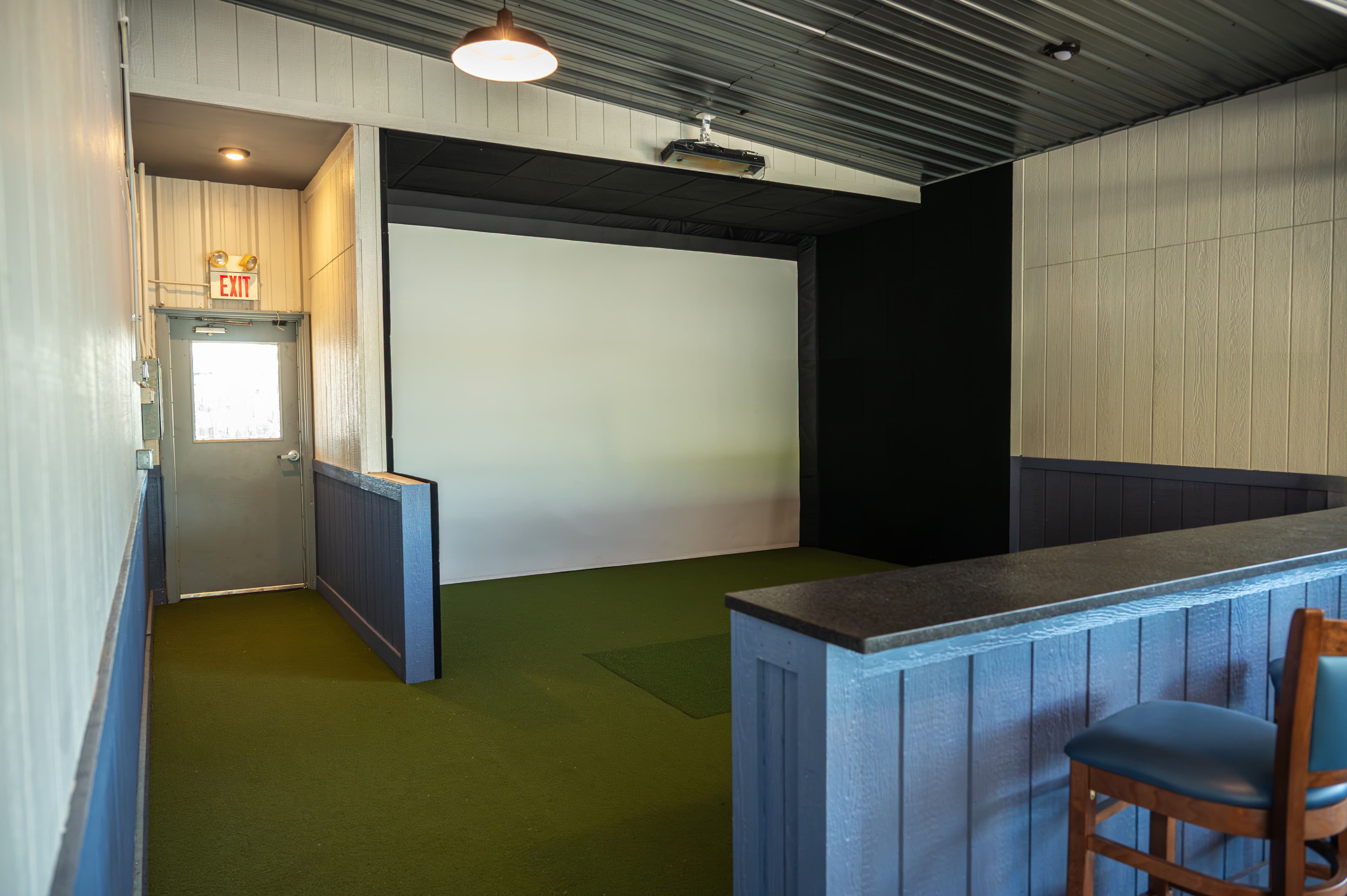 Winter simulator lounge